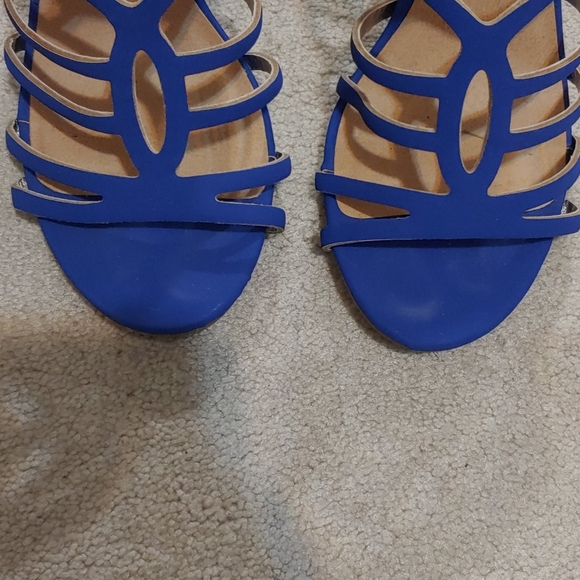 Heels - Picture 2 of 4